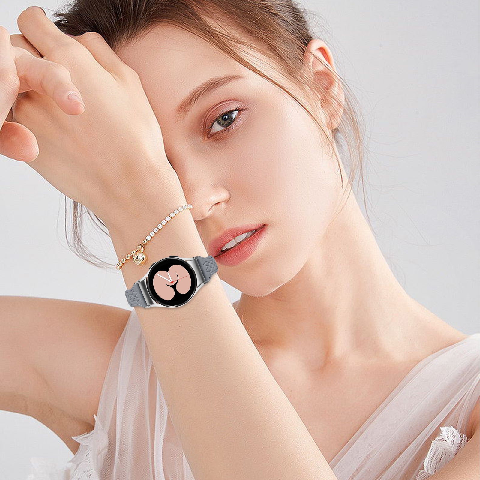 For Samsung Galaxy Watch6 40mm / 44mm / Watch6 Classic 43mm / 47mm Watch Strap Top-Layer Cow Leather Watchband - Grey For Samsung Galaxy Watch6 40mm / 44mm / Watch6 Classic 43mm / 47mm Watch Strap Top-Layer Cow Leather Watchband - Grey